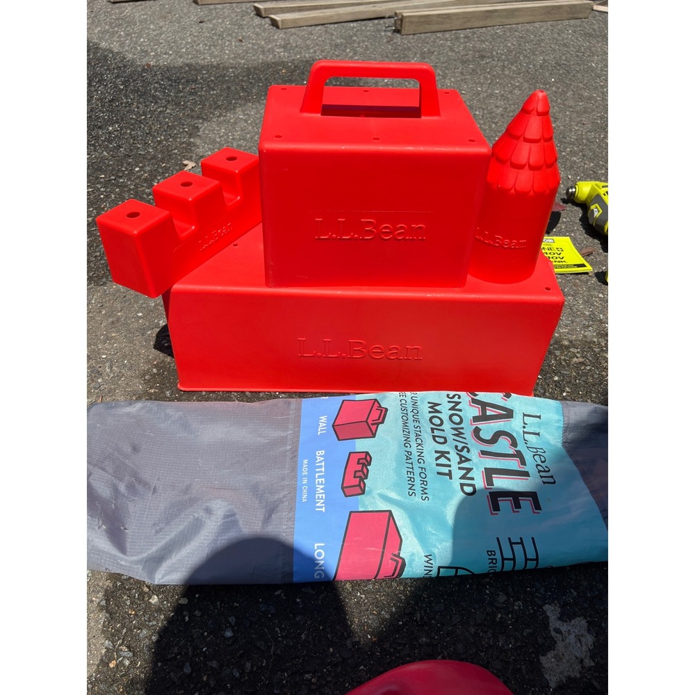 LL Bean Castle Snow Sand Mold Kit Red 4 Piece Outdoor Play Set with Mesh Bag